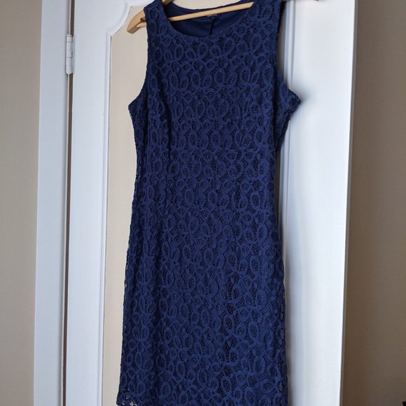 Beautiful navy lace dress - Picture 1 of 5